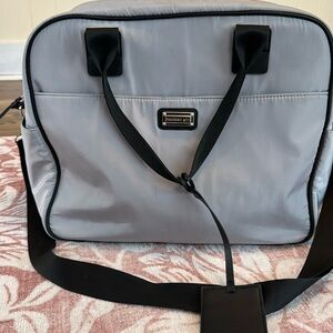 Madden Girl Weekender bag - pockets, packing sleeves, shoulder and hand straps